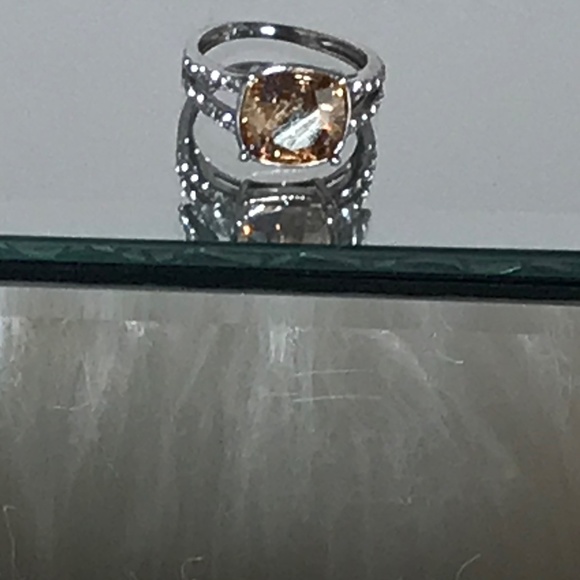 Silver Tone Women’s Ring With Swarovski Crystals & Large Swarovski Centre Stone - Picture 6 of 7